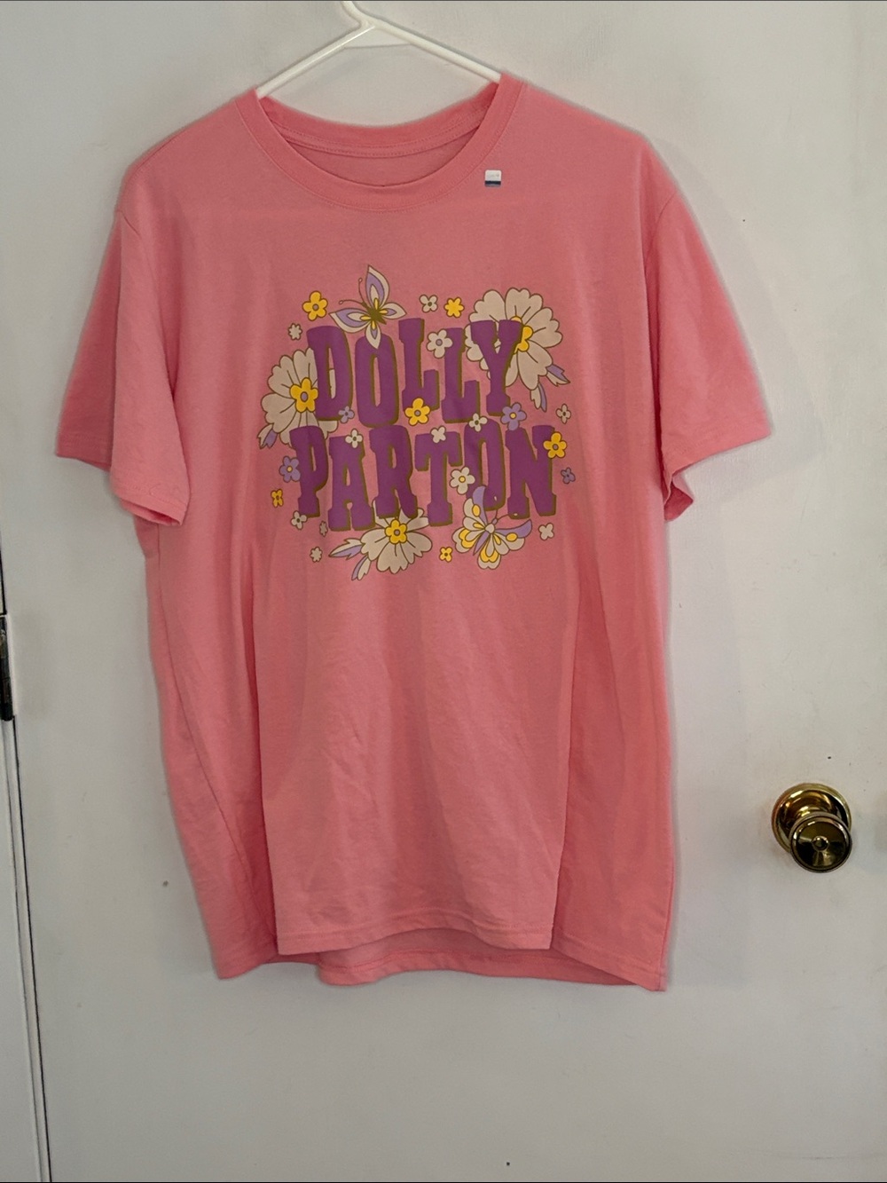Dolly Parton pink T-shirt with butterfly and flower graphic Size XL